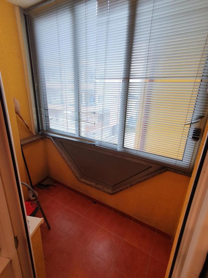 Stan Na Dan Prnjavor, Gajba U Centru Apartamento Exterior foto