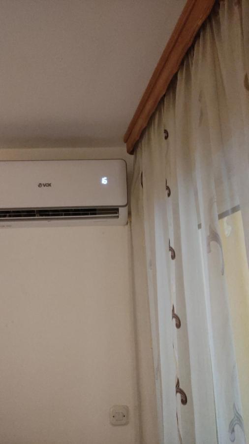 Stan Na Dan Prnjavor, Gajba U Centru Apartamento Exterior foto
