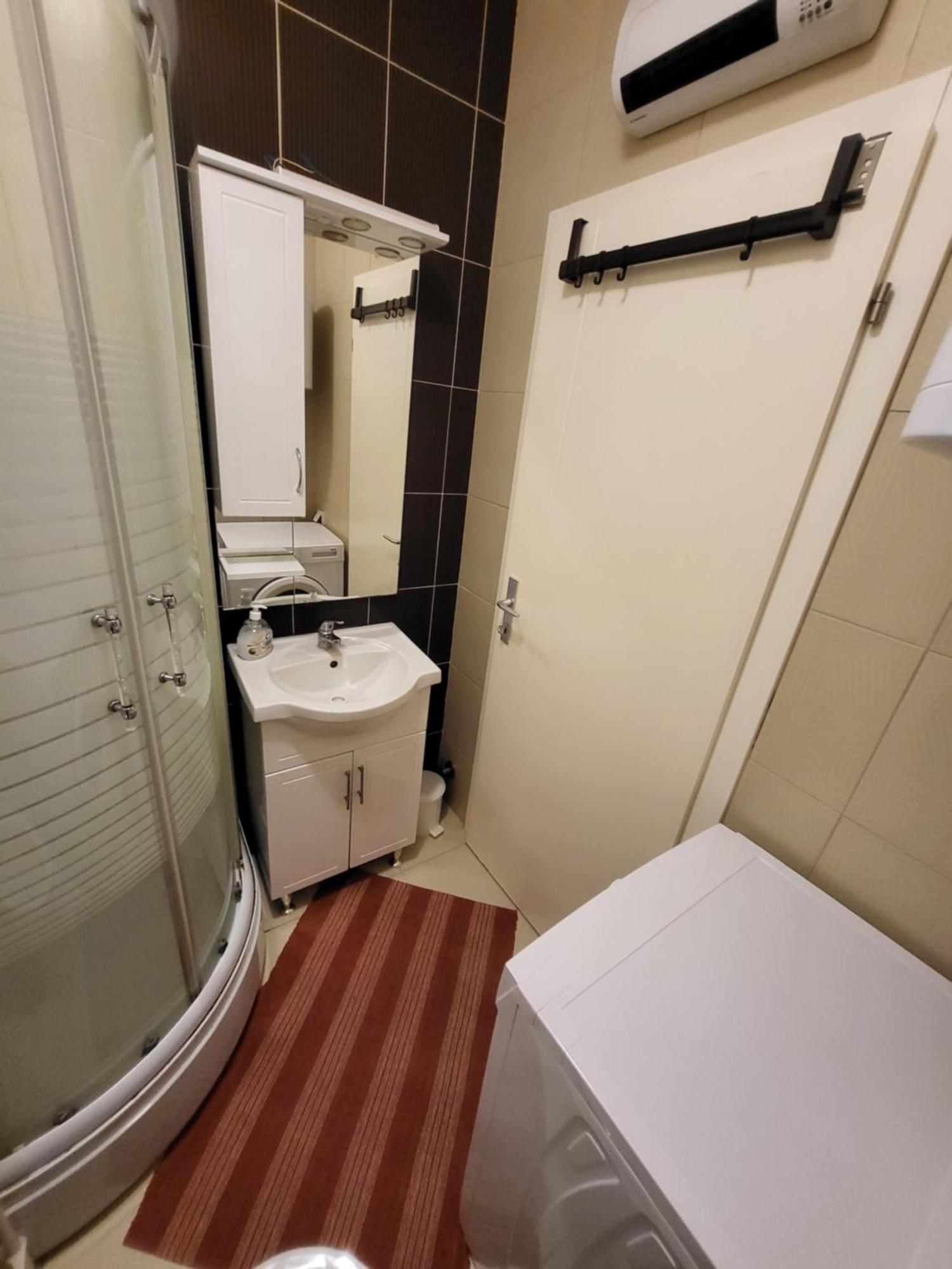 Stan Na Dan Prnjavor, Gajba U Centru Apartamento Exterior foto