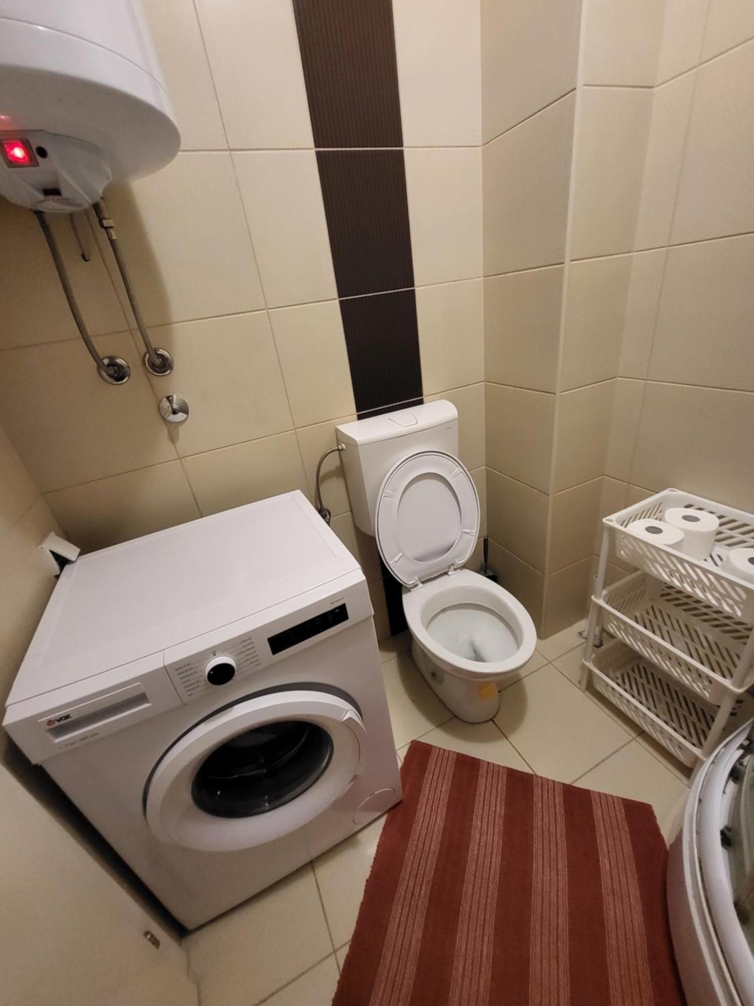 Stan Na Dan Prnjavor, Gajba U Centru Apartamento Exterior foto