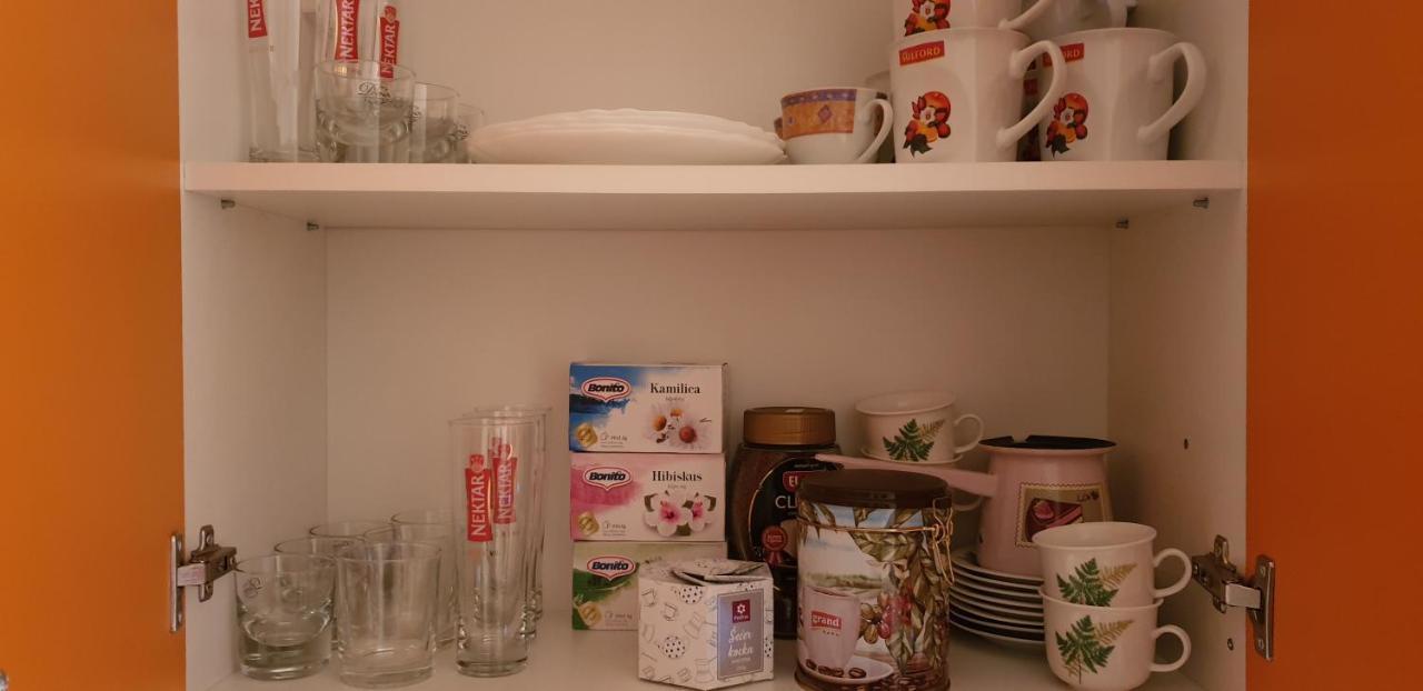 Stan Na Dan Prnjavor, Gajba U Centru Apartamento Exterior foto