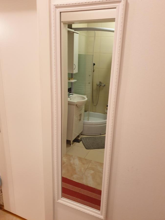 Stan Na Dan Prnjavor, Gajba U Centru Apartamento Exterior foto